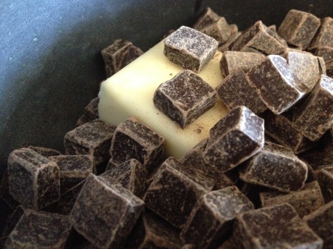 Olas & Chanclas | Giant Chocolate-Toffee Cookies