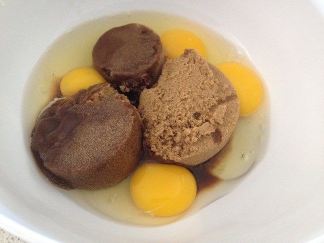 Olas & Chanclas | Giant Chocolate-Toffee Cookies