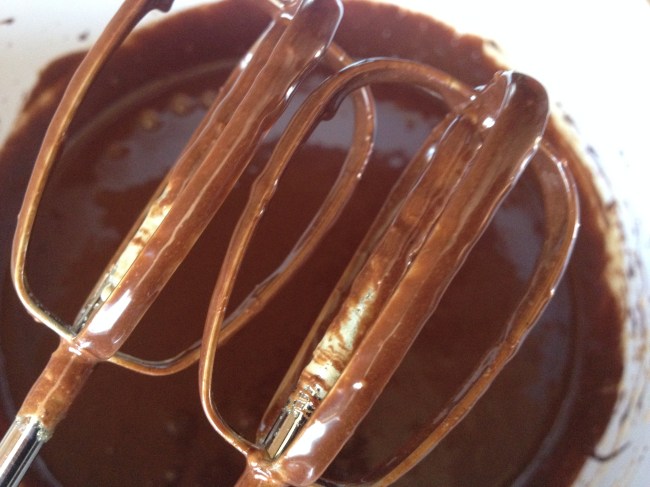 Olas & Chanclas | Giant Chocolate-Toffee Cookies