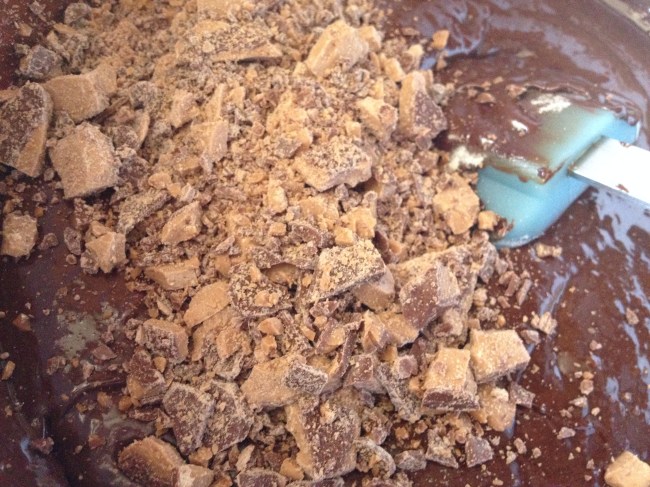 Olas & Chanclas | Giant Chocolate-Toffee Cookies