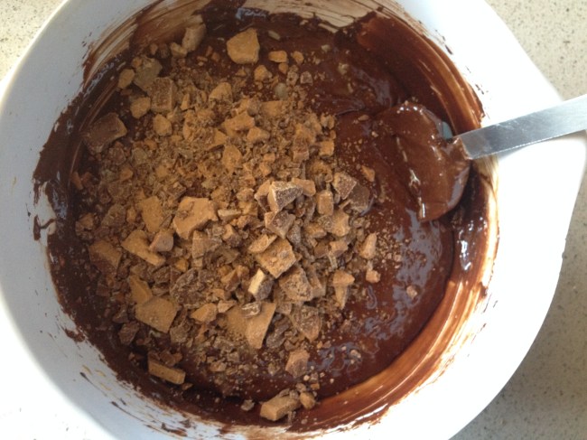 Olas & Chanclas | Giant Chocolate-Toffee Cookies