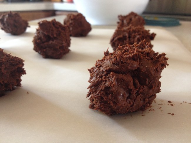 Olas & Chanclas | Giant Chocolate-Toffee Cookies