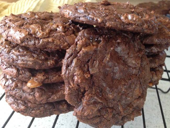 Olas & Chanclas | Giant Chocolate-Toffee Cookies 